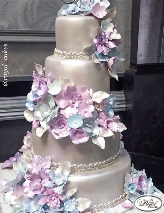 Royal Cakes buttercream vs. Fondant