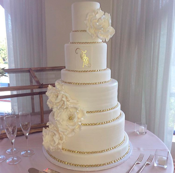 truly.madly.ink cake monogram