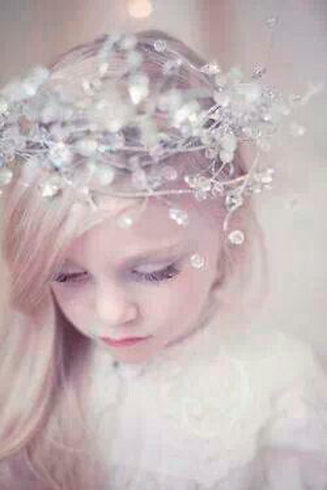 Winter wedding inspiration for flower girls